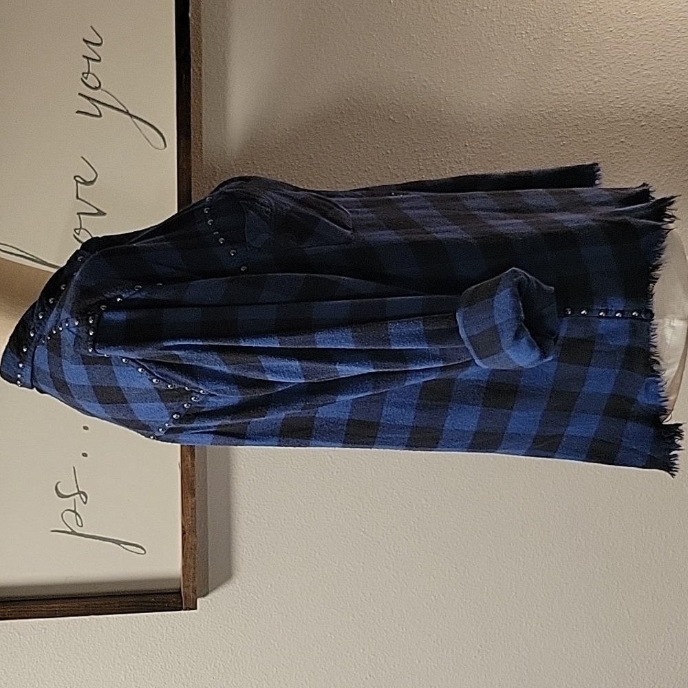Rails Button-Up Shirt With Stud Detail - Picture 7 of 16